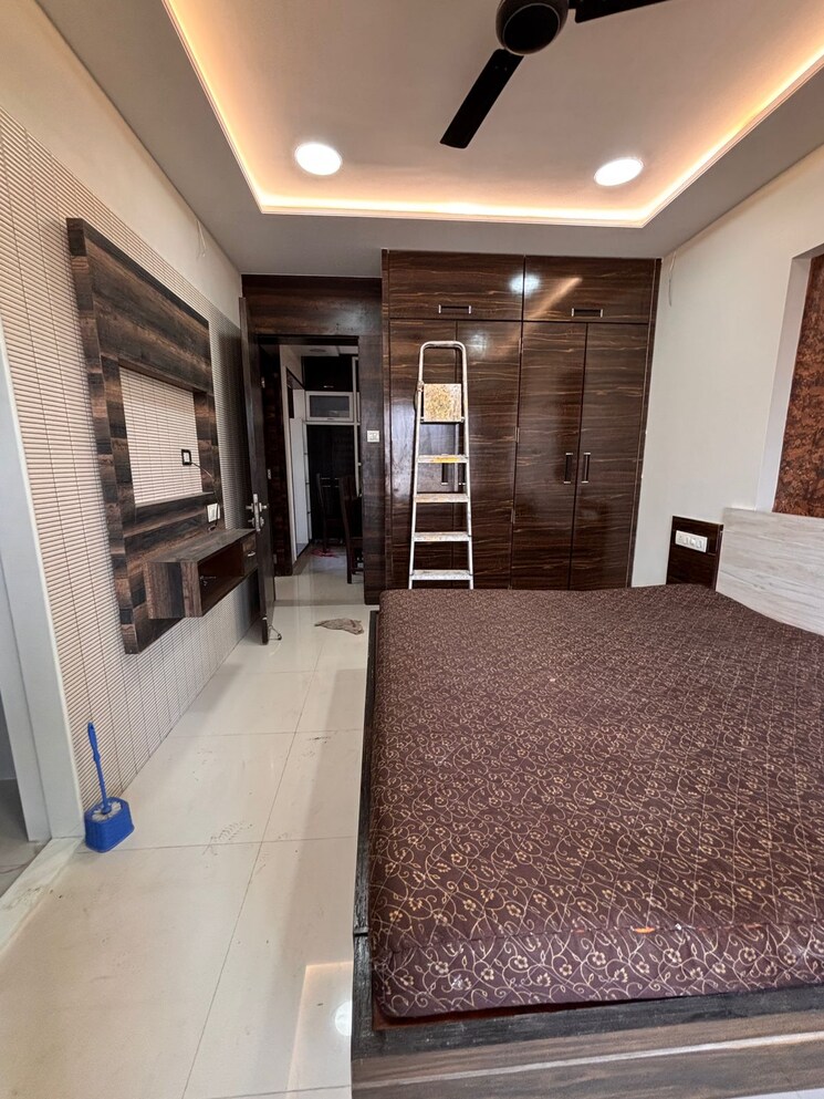  Parking, swapna-kiran-chs 2 Bedroom 700 Sq.Ft. Apartment In Malad East Mumbai 9664704