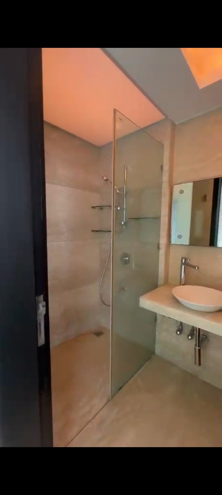Bathroom, raheja-atlantis 4 Bedroom 1950 Sq.Ft. Apartment In Lower Parel Mumbai 9664706