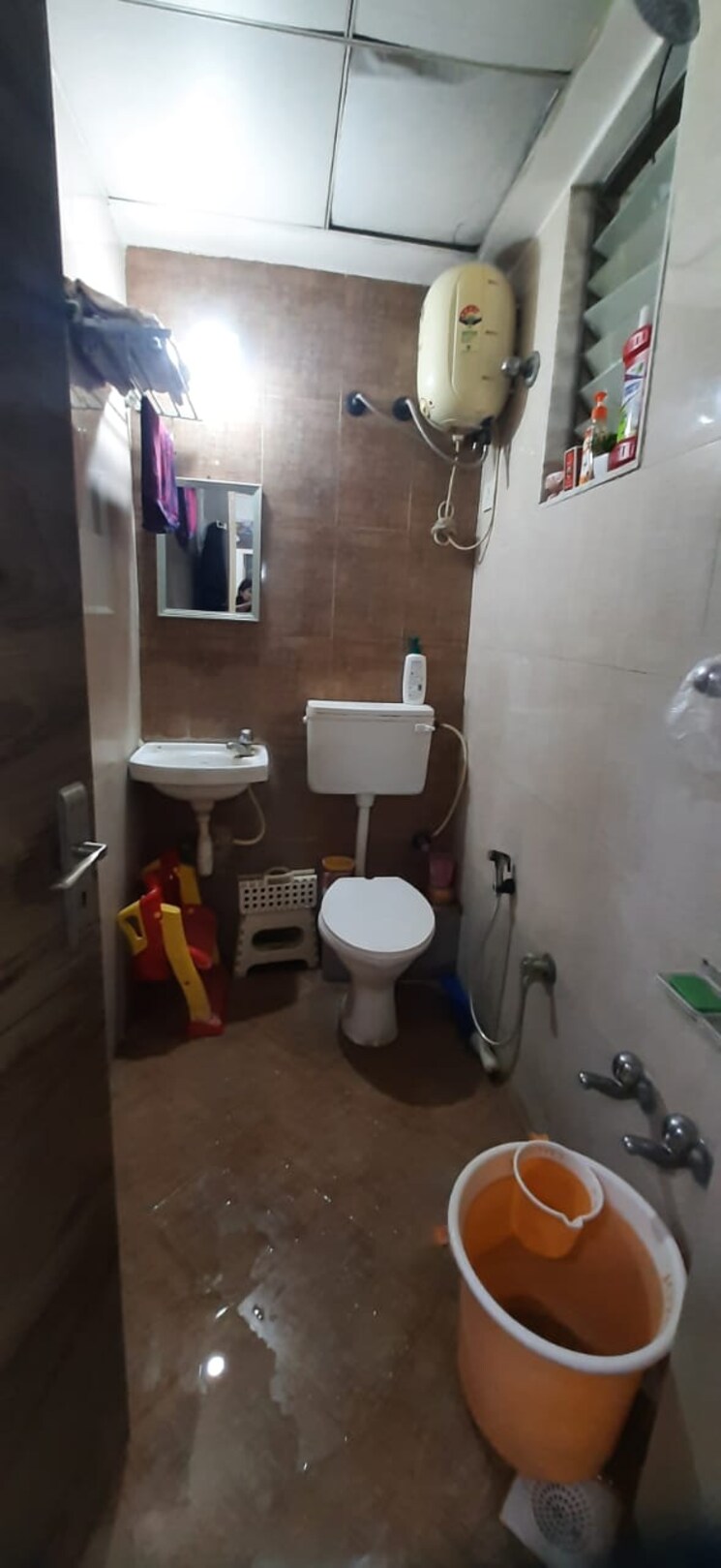 Bathroom, shree-sadan-vasna 2 Bedroom 675 Sq.Ft. Apartment In Vasna Ahmedabad 9664709