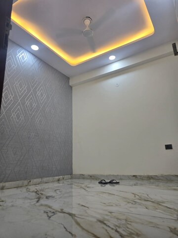 Room in 2.5 BHK Builder Floor at New Ashok Nagar – for Rent