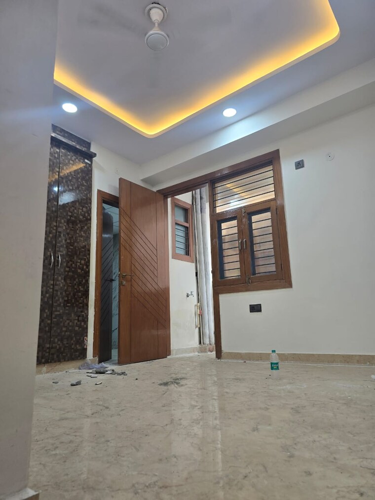 undefined, new ashok nagar 2.5 Bedroom 700 Sq.Ft. Builder Floor In New Ashok Nagar Delhi 9664725