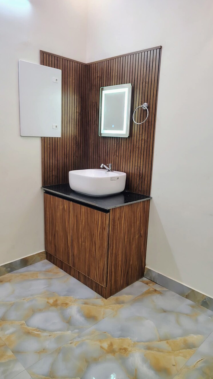 Bathroom, new ashok nagar 2.5 Bedroom 750 Sq.Ft. Builder Floor In New Ashok Nagar Delhi 9664730