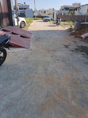  Plot – Exterior View View at Jogiwala Chowk - for Sale