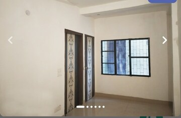 Room in 1.5 BHK Builder Floor at Ramesh Nagar – for Rent