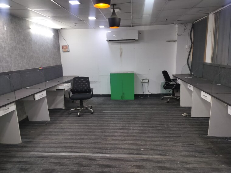 Team Area, sector 16 Commercial Office Space 800 Sq.Ft. In Sector 16 Noida 9664749