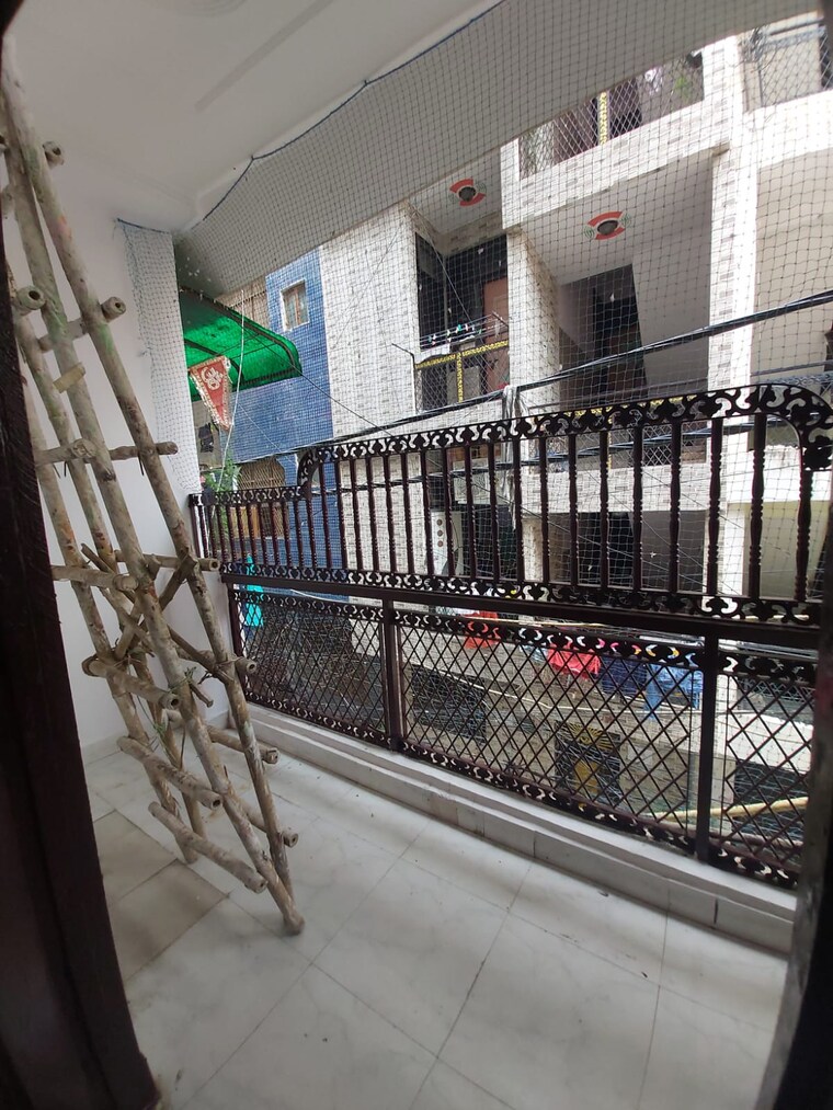 Balcony, new ashok nagar 1.5 Bedroom 450 Sq.Ft. Builder Floor In New Ashok Nagar Delhi 9664748