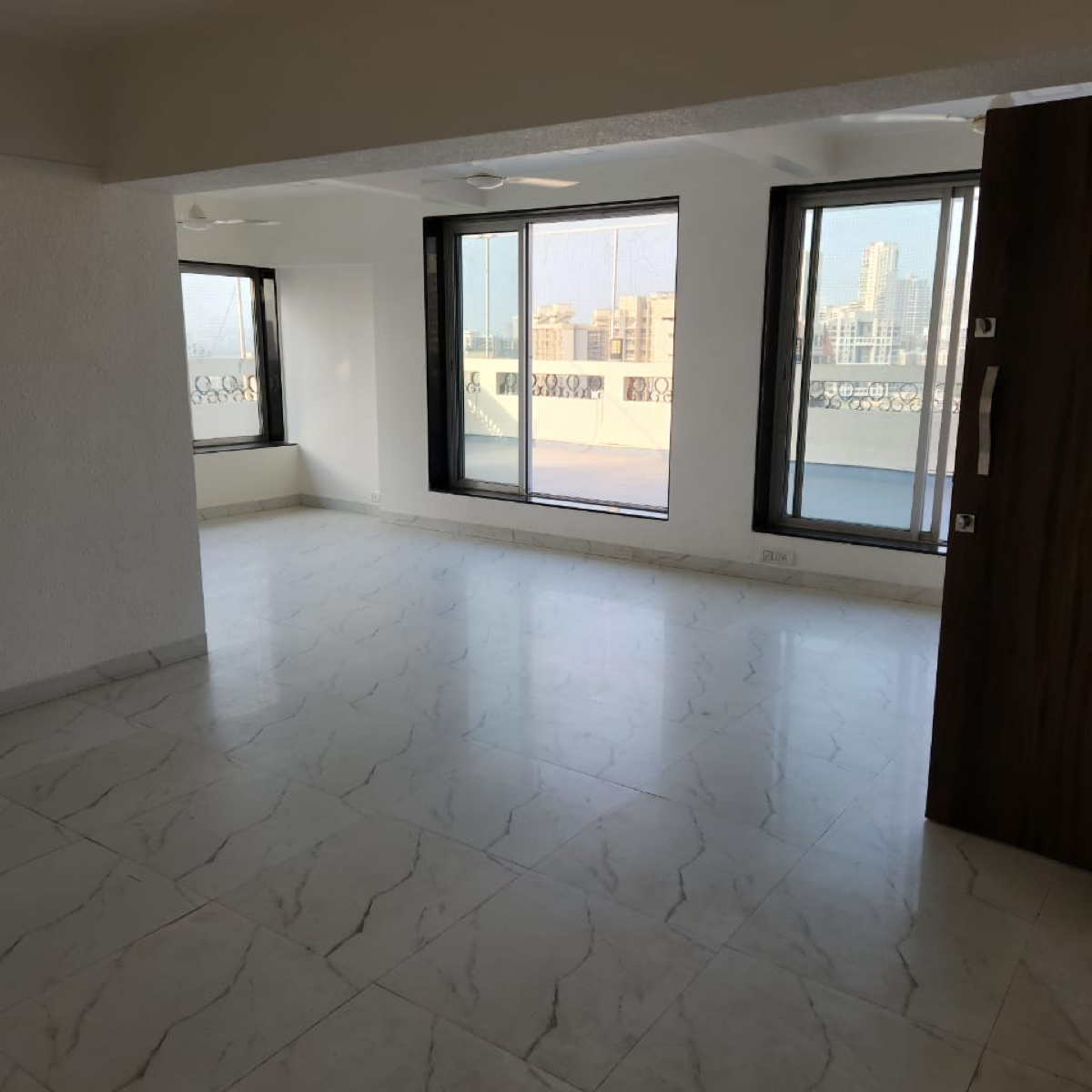 3 BHK + Pooja Room Apartment For Rent in Cliff Tower