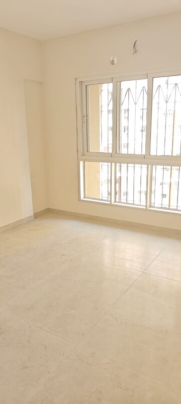 Room in 2 BHK Apartment at Dosti West County Phase 4 Dosti Pine, Balkum Pada – for Rent