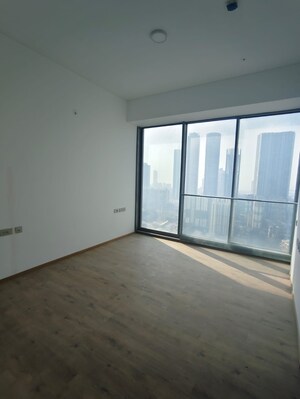 Room in 3 BHK Apartment at Indiabulls Sky Forest, Lower Parel – for Rent