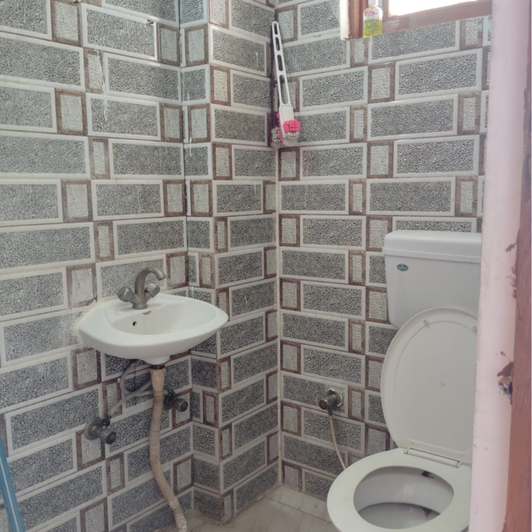 Bathroom, malviya nagar 2 Bedroom 900 Sq.Ft. Builder Floor In Malviya Nagar Delhi 9664801