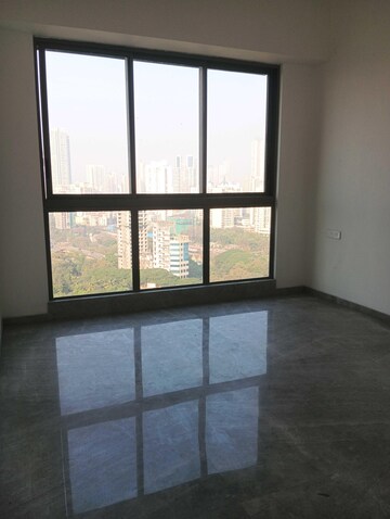 Room in 4 BHK Apartment at Prestige Jasdan Classic, Mahalaxmi – for Rent