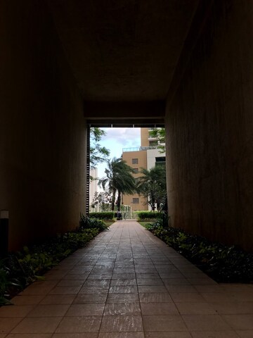 Parking in 3 BHK Apartment at Lodha Bellissimo, Mahalaxmi – for Rent