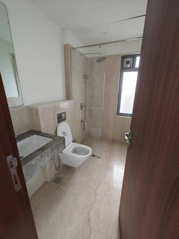 Bathroom, lodha-world-one 3 Bedroom 1553 Sq.Ft. Apartment In Worli Mumbai 9664814