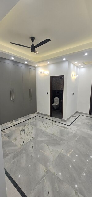 Room in 2 BHK Builder Floor at Malviya Nagar – for Rent