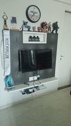 Furnished Amenities in 2 BHK Apartment at Ashish CHS Vile Parle West, Vile Parle West – for Rent