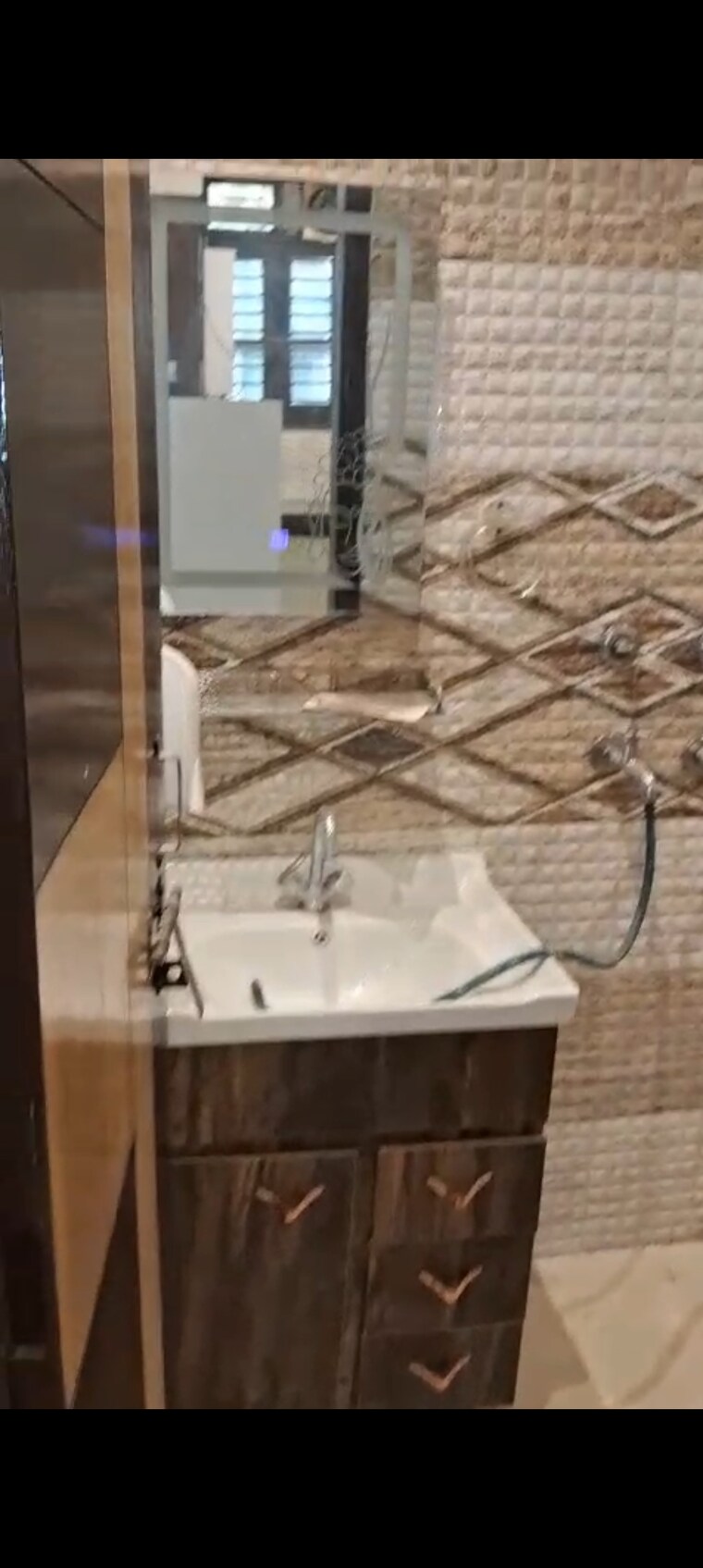 Bathroom, uttam nagar west 3 Bedroom 900 Sq.Ft. Builder Floor In Uttam Nagar West Delhi 9664851