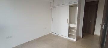 Room in 4 BHK Apartment at Lodha The Park Tower 6, Worli – for Rent