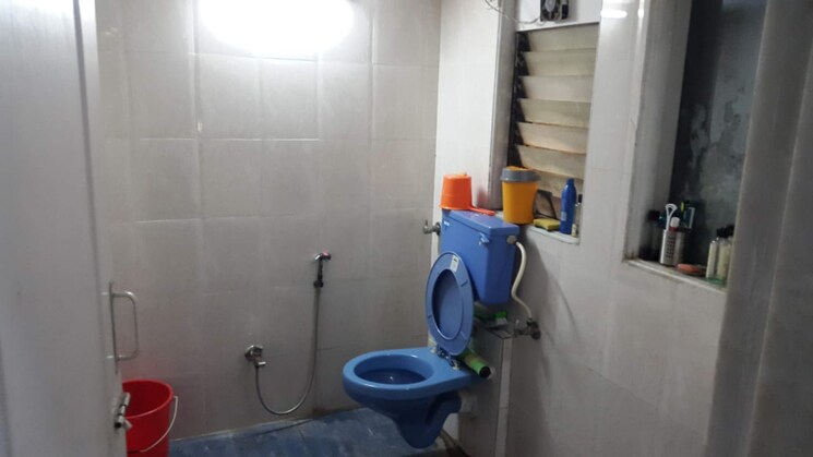Bathroom, satyam-chs-goregaon-west 3 Bedroom 900 Sq.Ft. Apartment In Goregaon West Mumbai 9664865