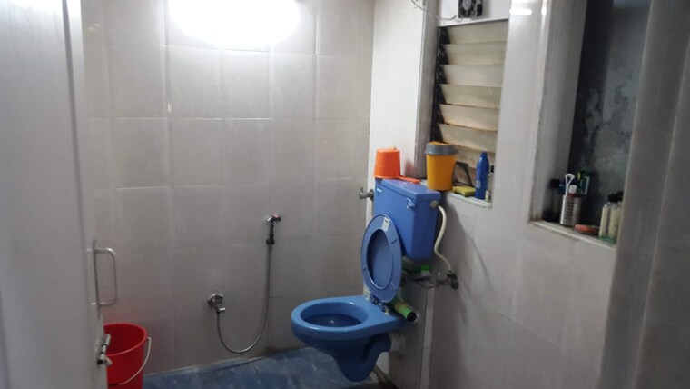 Bathroom, satyam-chs-goregaon-west 3 Bedroom 900 Sq.Ft. Apartment In Goregaon West Mumbai 9664865