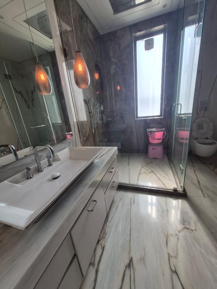 Bathroom, lodha-world-view 4 Bedroom 2056 Sq.Ft. Apartment In Worli Mumbai 9664866