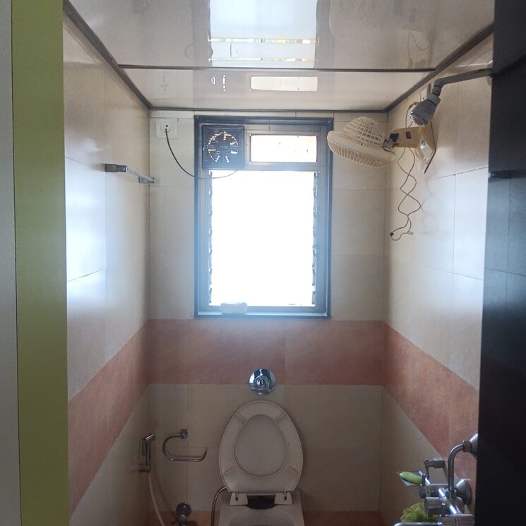 Bathroom, sheth-vasant-galaxy 2 Bedroom 750 Sq.Ft. Apartment In Goregaon West Mumbai 9664884