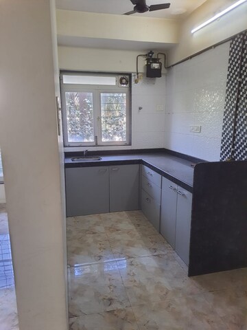 Room in 1 BHK Apartment at Laxmi Heights Goregaon, Goregaon West – for Sale