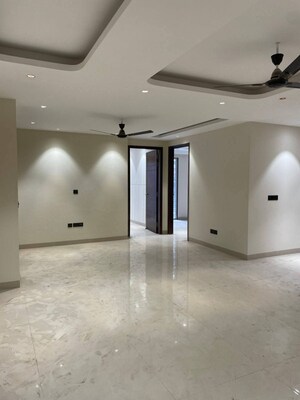 2 BHK Builder Floor For Rent in Saket