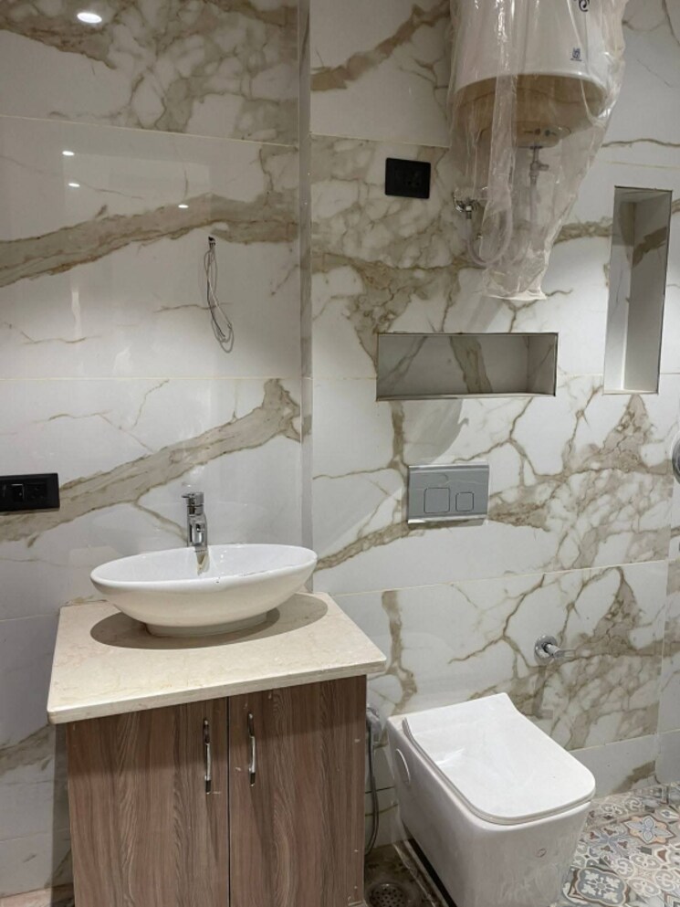 Bathroom, saket 2 Bedroom 1000 Sq.Ft. Builder Floor In Saket Delhi 9664918