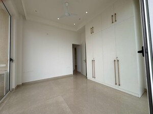 Room in 3 BHK Apartment at Indiabulls Sky Forest, Lower Parel – for Rent