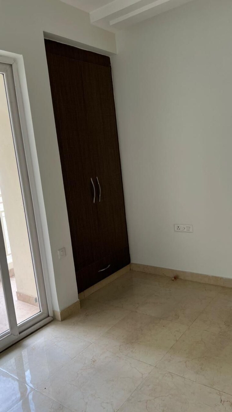 Room, amrapali-silicon-city 2 Bedroom 1075 Sq.Ft. Apartment In Sector 76 Noida 9664993