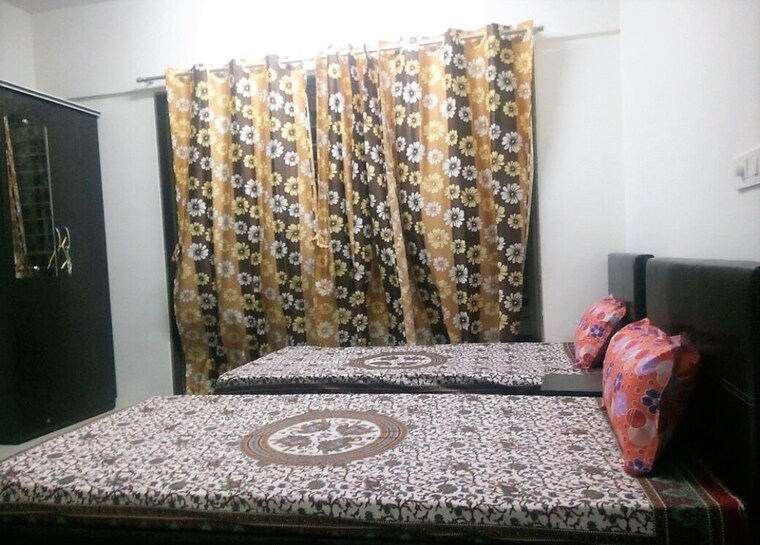 Room, manpada Pg For Girls In Manpada 9665026