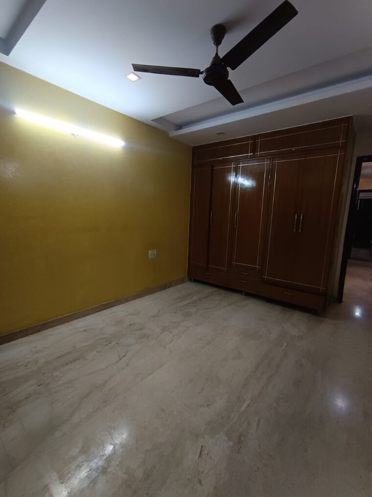 Room, navbharat-apartments 3 Bedroom 1450 Sq.Ft. Apartment In Paschim Vihar Delhi 9665025