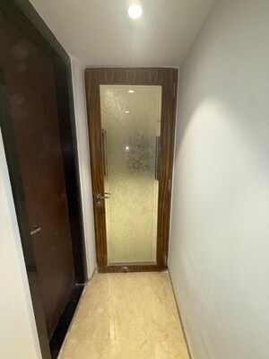 Furnished Amenities in 3 BHK Apartment at Fortune Towers, Mazgaon – for Rent