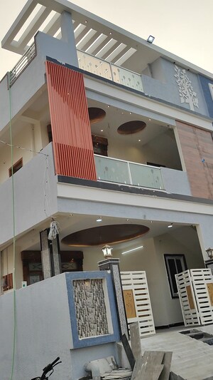 4 BHK Independent House For Sale in Amaravathi Road