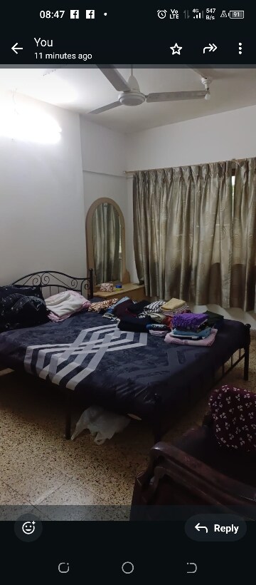 Bedroom in 1 BHK Apartment at Mahim West – for Rent