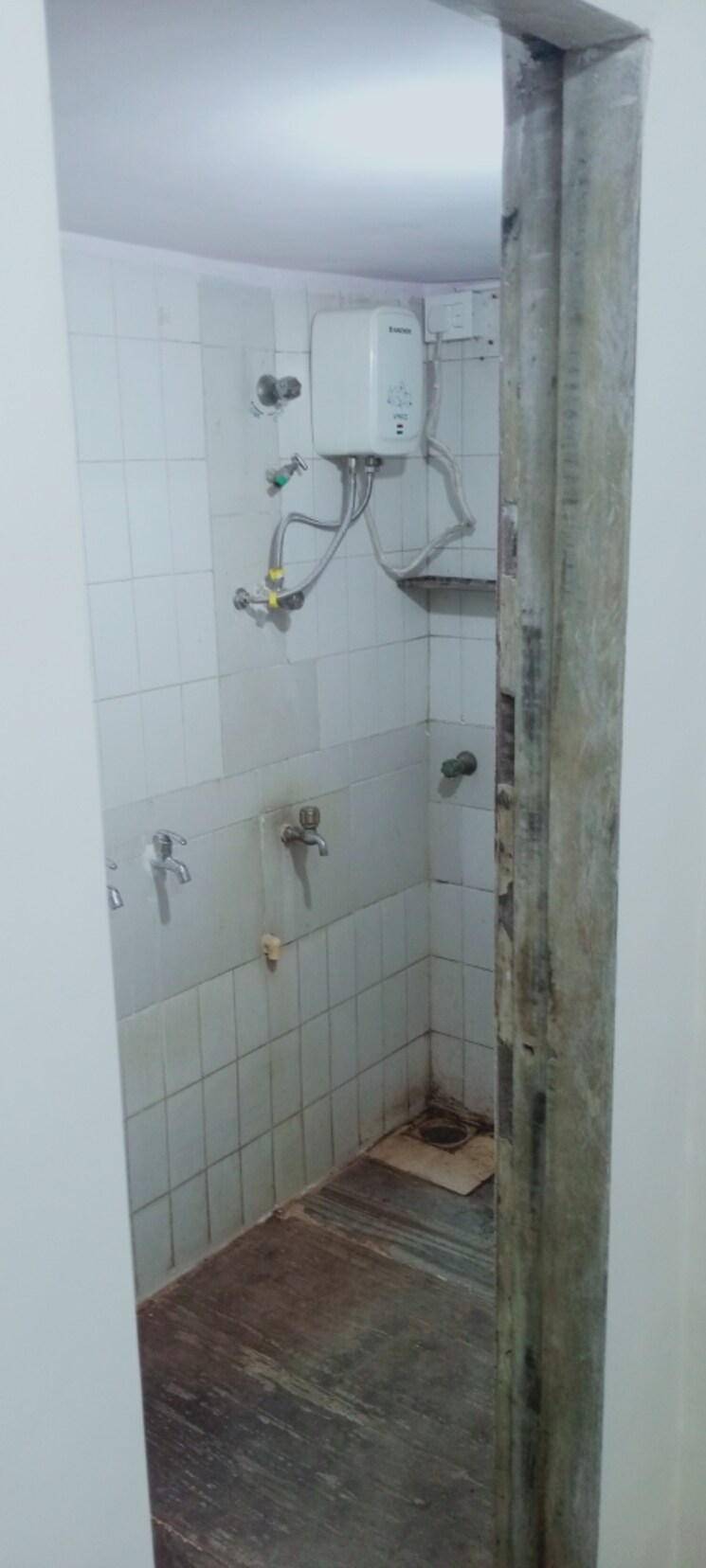 Bathroom, sher-e-punjab 1 Bedroom 700 Sq.Ft. Apartment In Andheri East Mumbai 9665063