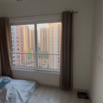 Room in 3 BHK Apartment at Shapoorji Pallonji Joyville Gurgaon, Sector 102a – for Rent
