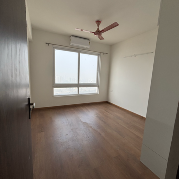 Room in 3 BHK Apartment at Hero Homes Gurgaon, Sector 104 – for Rent