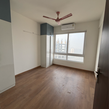 Room in 3 BHK Apartment at Hero Homes Gurgaon, Sector 104 – for Rent