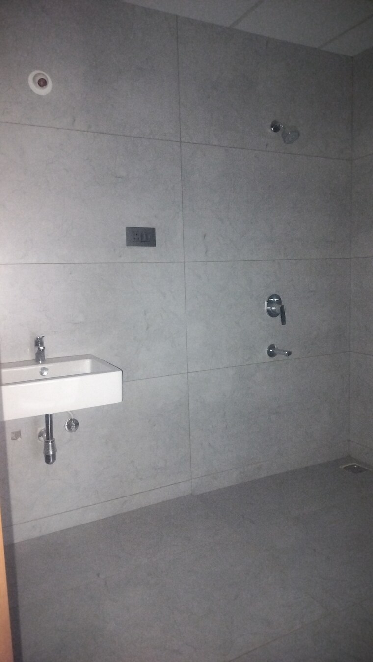 Bathroom, jubilee hills 3 Bedroom 2425 Sq.Ft. Apartment In Jubilee Hills Hyderabad 9665090