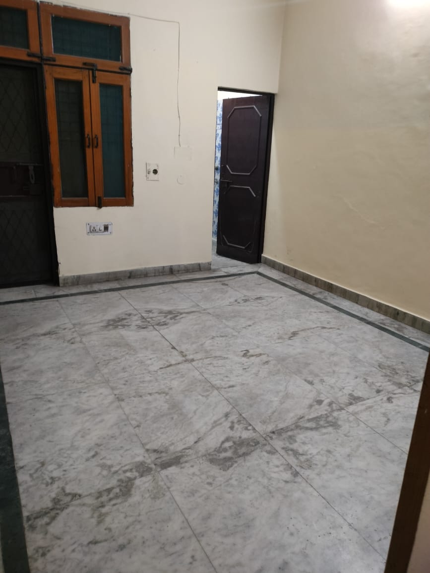 2 BHK Builder Floor For Sale in Nipun Plaza