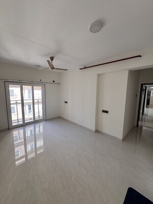 2 BHK Apartment For Sale in Dheeraj Ganga, Malad West
