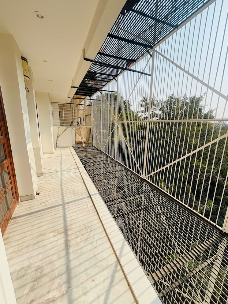 Balcony, sector 31 3 Bedroom 2650 Sq.Ft. Builder Floor In Sector 31 Gurgaon 9665179