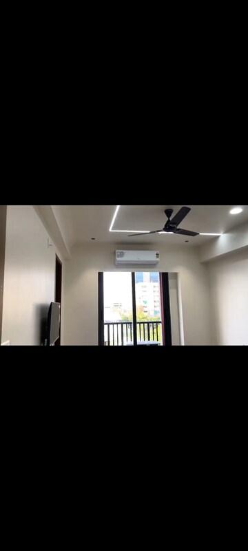 Room in 3 BHK Apartment at West urbana, Science City – for Rent