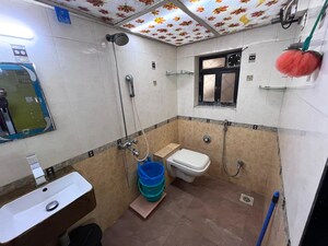 Team Area in 2 BHK Apartment at RNA Regency Park, Kandivali West – for Rent