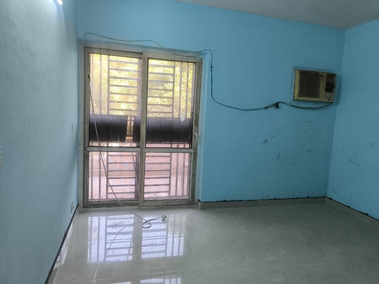 Room, bptp-park-81 3.5 Bedroom 2400 Sq.Ft. Apartment In Sector 81 Faridabad 9665259