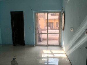 Room in 3.5 BHK Apartment at BPTP Park 81, Sector 81 – for Rent