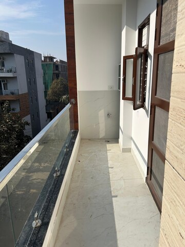Balcony in Studio Builder Floor at Sector 47 – for Rent