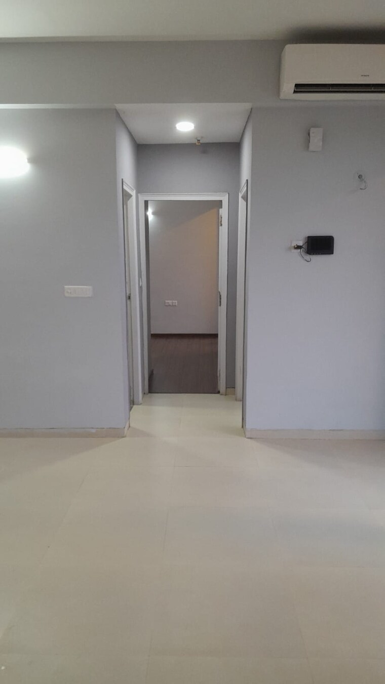 Room, supertech-hues 2 Bedroom 1130 Sq.Ft. Apartment In Sector 68 Gurgaon 9665298