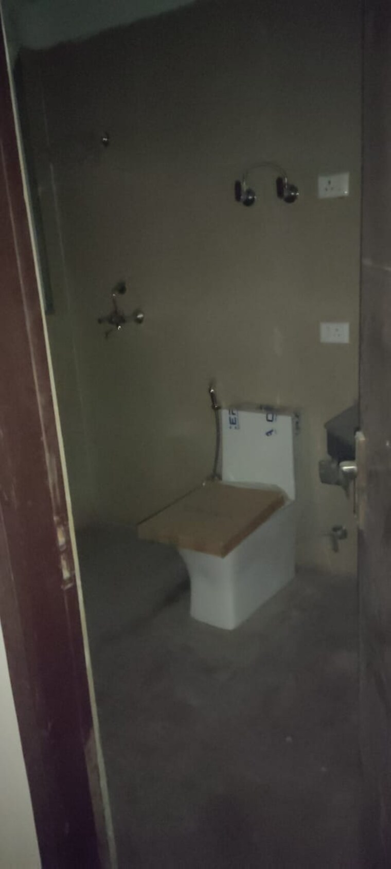 Bathroom, aims-golf-city 2 Bedroom 950 Sq.Ft. Apartment In Sector 75 Noida 9665313